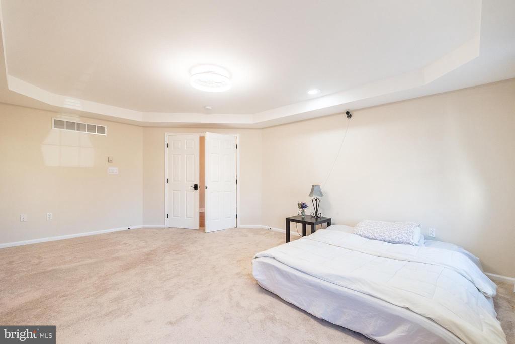2611 BRIDLE PATH ROAD