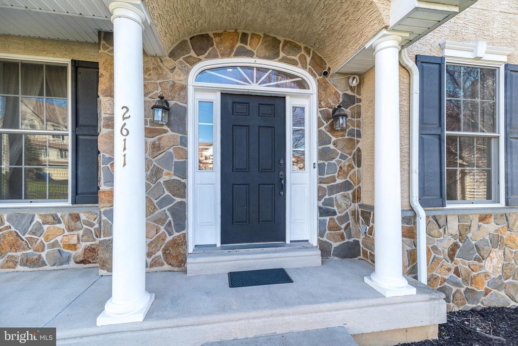 2611 BRIDLE PATH ROAD