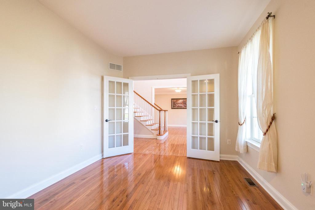 2611 BRIDLE PATH ROAD