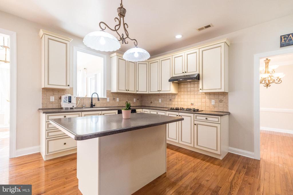 2611 BRIDLE PATH ROAD