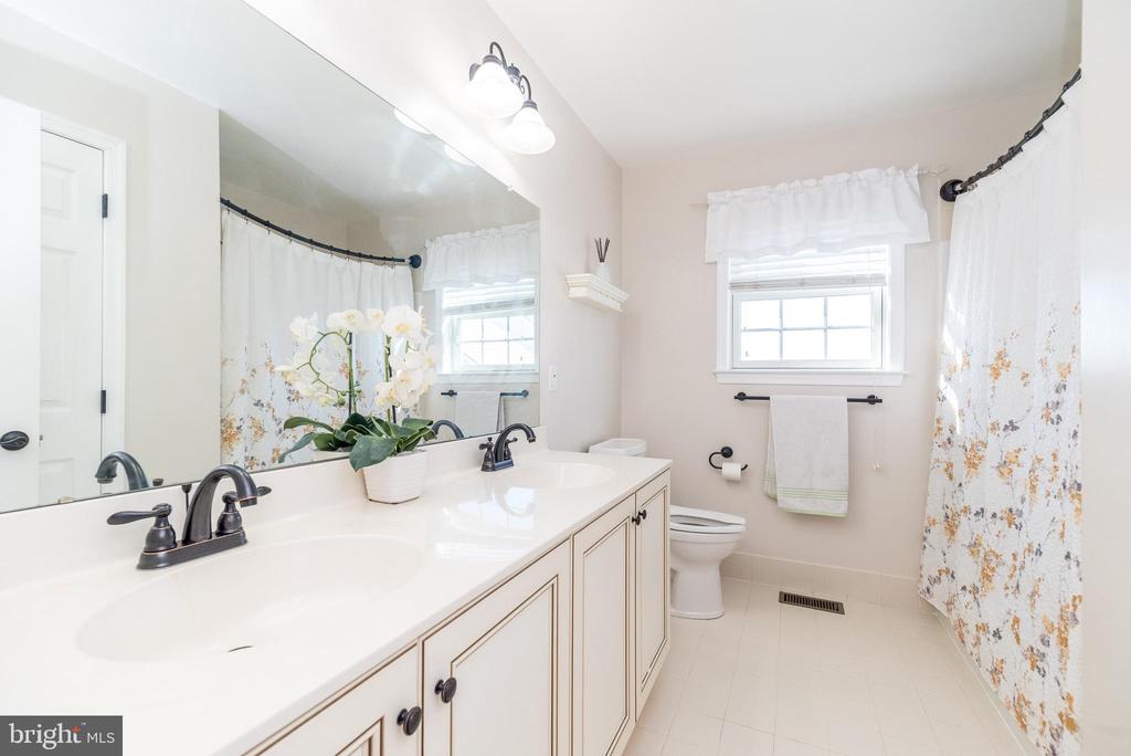 2611 BRIDLE PATH ROAD
