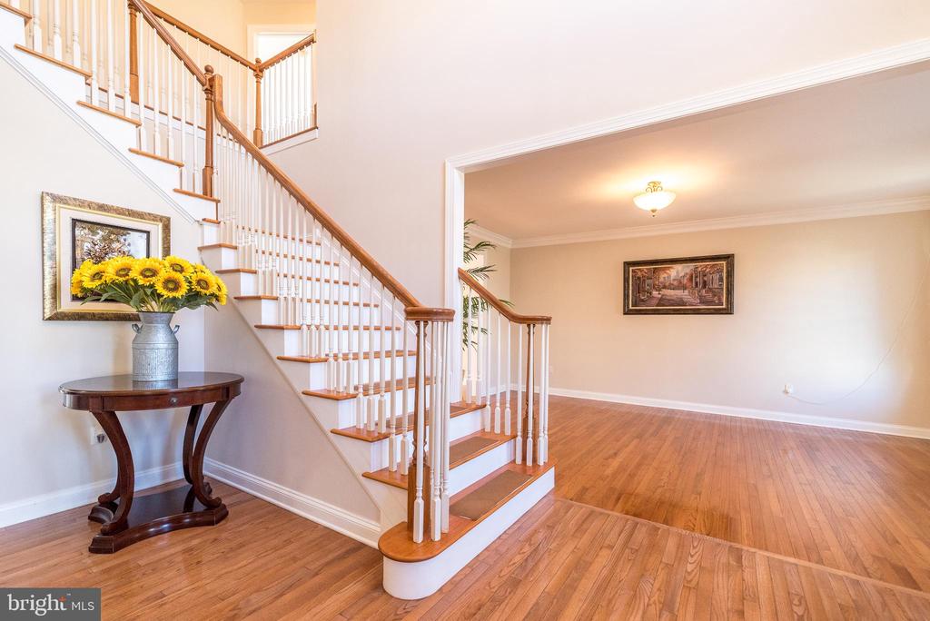 2611 BRIDLE PATH ROAD