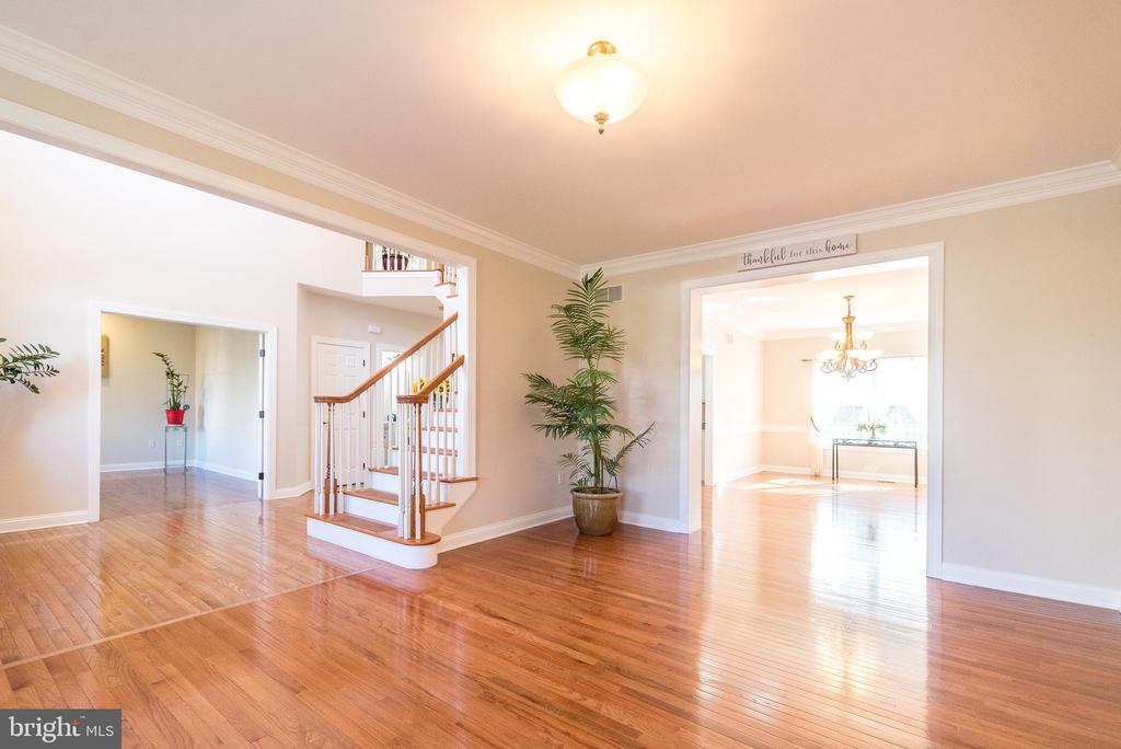 2611 BRIDLE PATH ROAD
