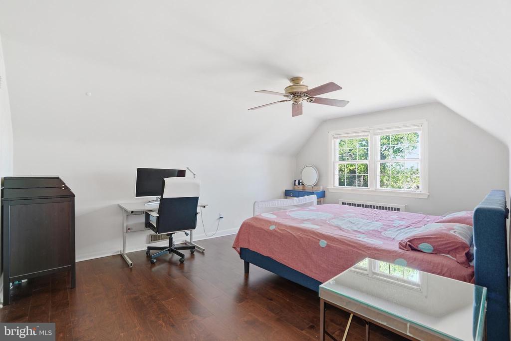 2418 BOYD ROAD