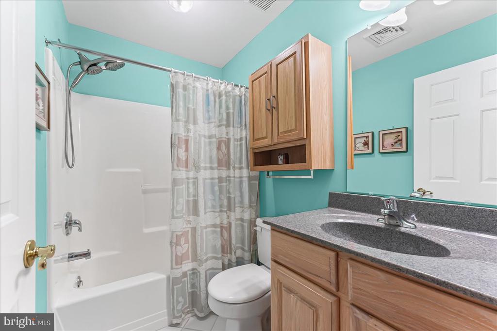 1072 BORDEAUX LANE