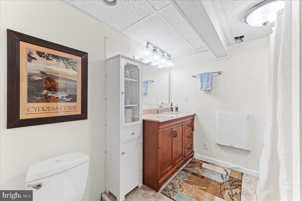 1072 BORDEAUX LANE