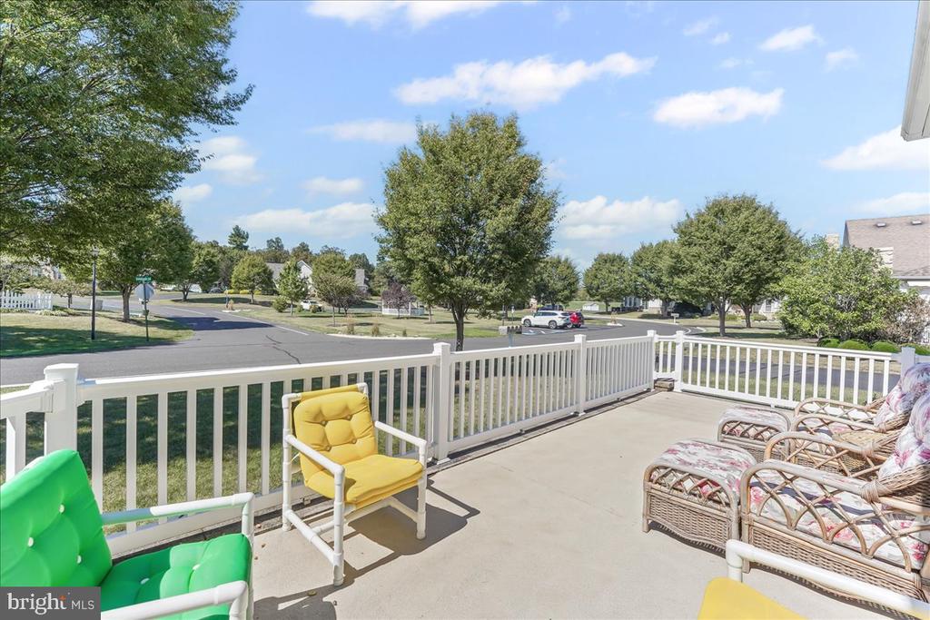 1072 BORDEAUX LANE