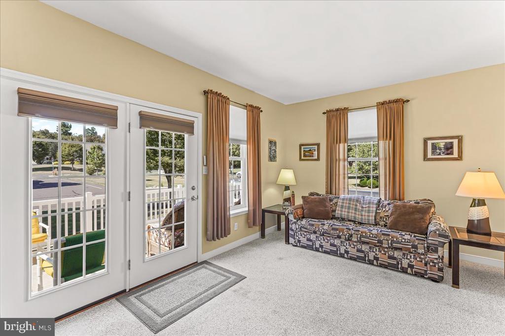 1072 BORDEAUX LANE