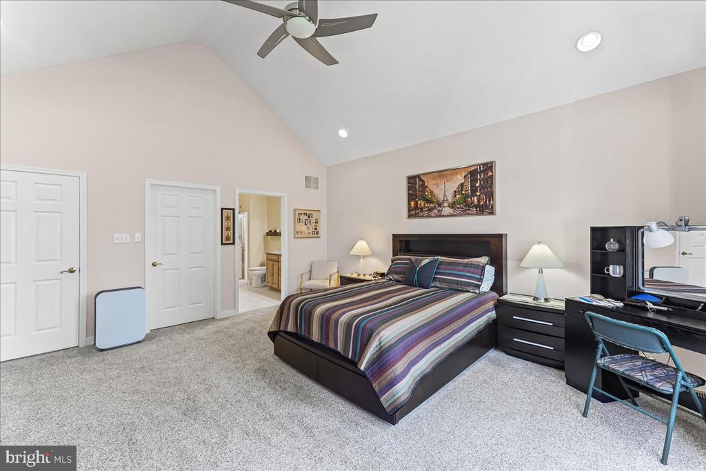 1072 BORDEAUX LANE