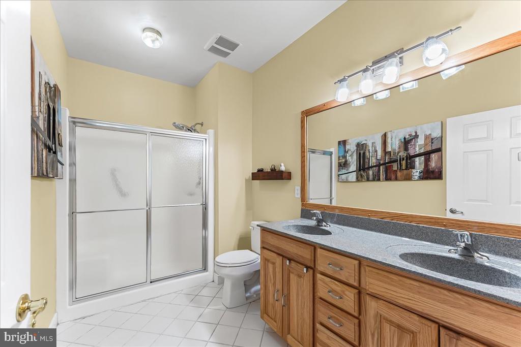 1072 BORDEAUX LANE