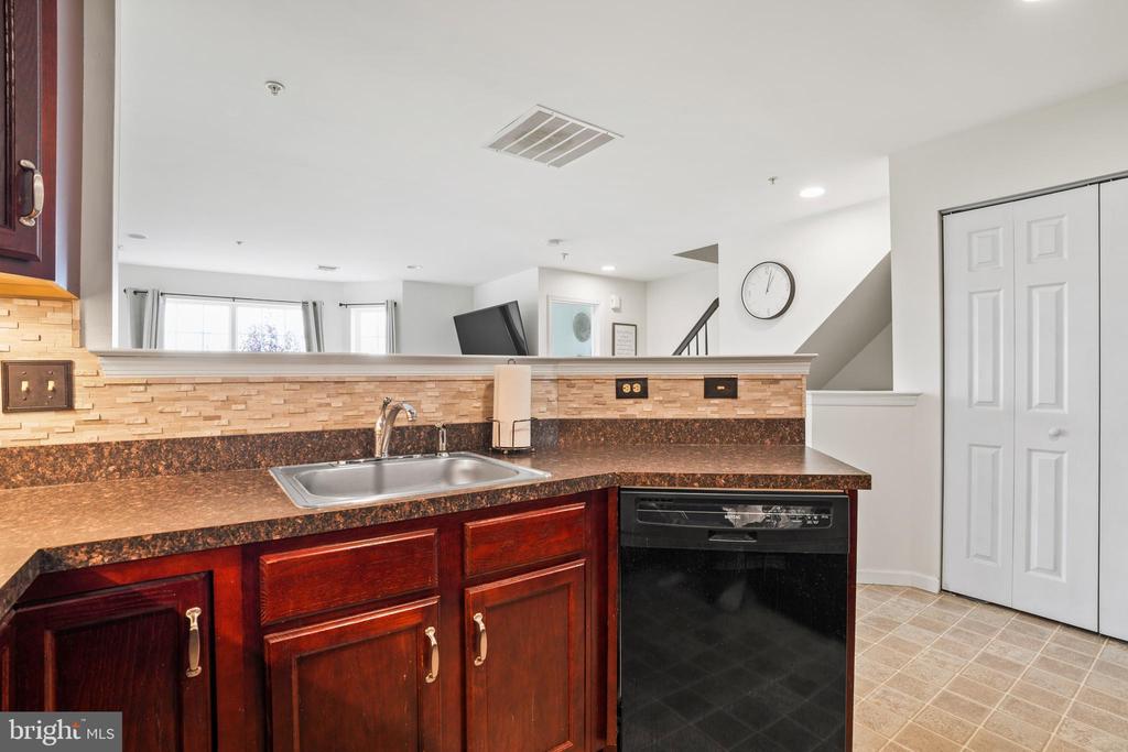 2028 BERKELEY DRIVE