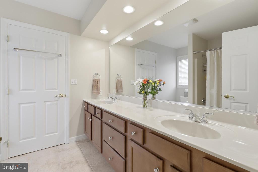 495 RABBIT RUN ROAD