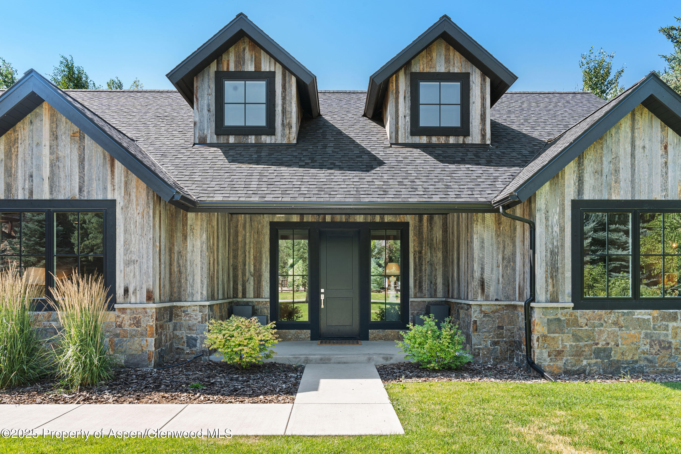 22 Equestrian Way