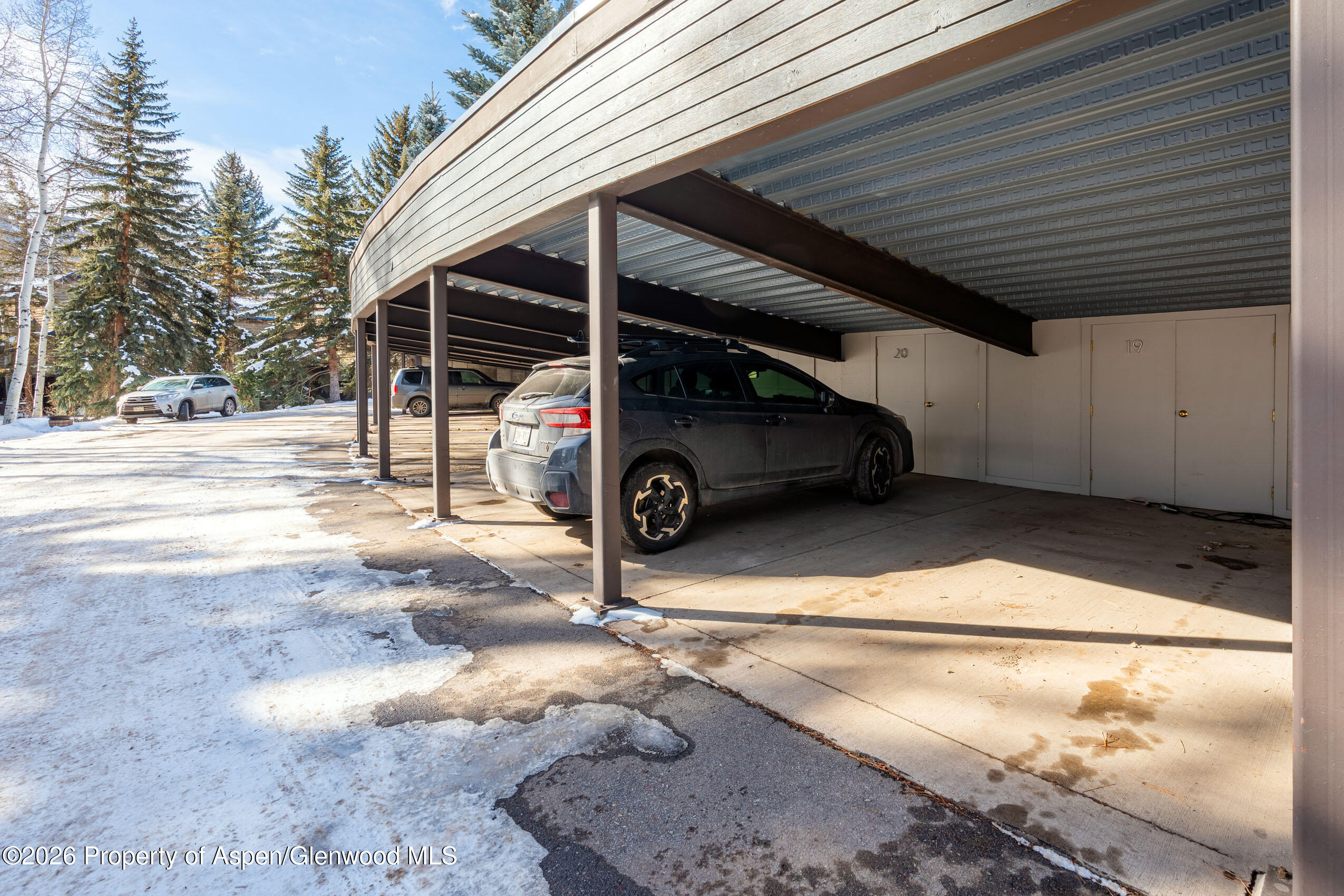 4000 Brush Creek Road 20