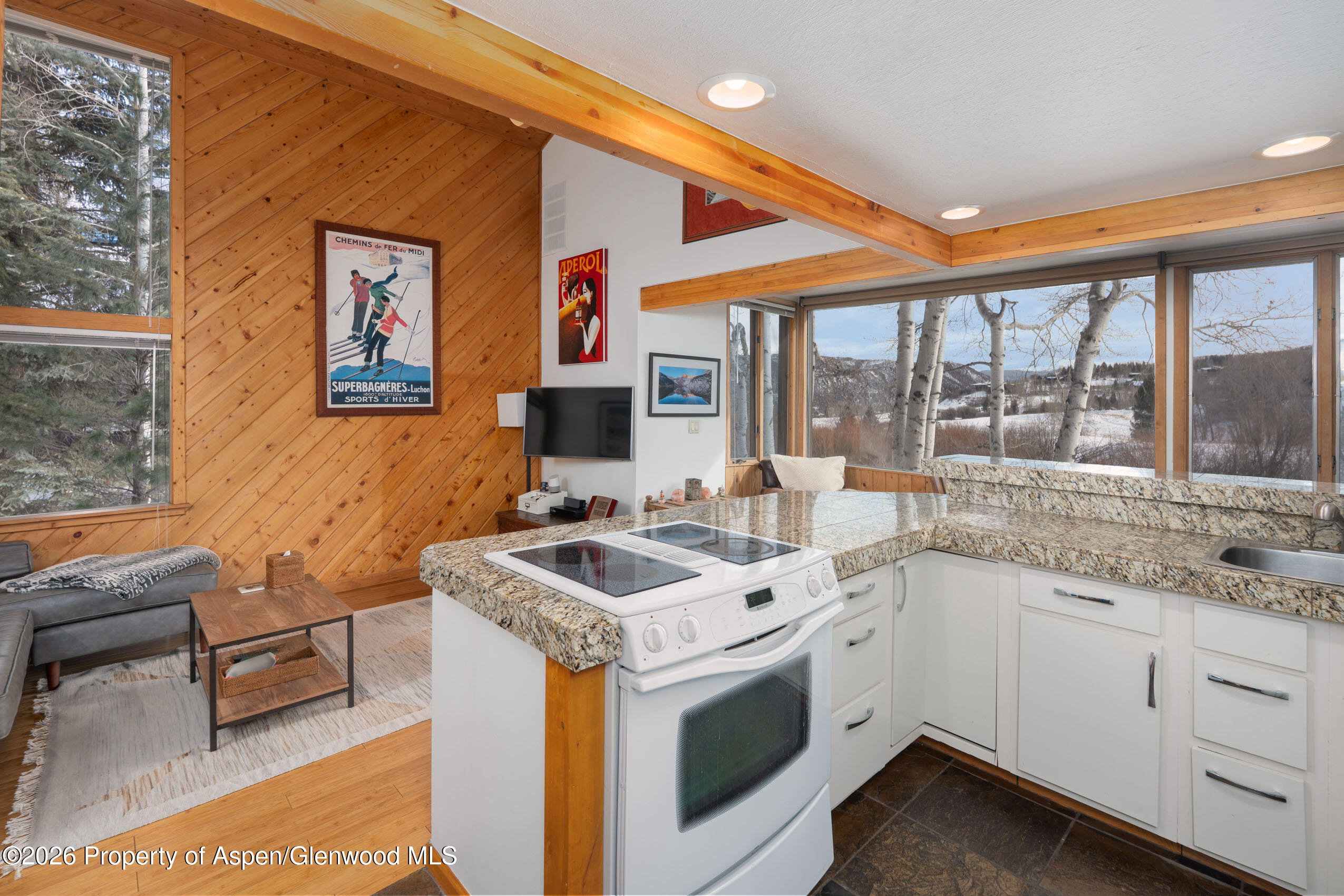 4000 Brush Creek Road 20