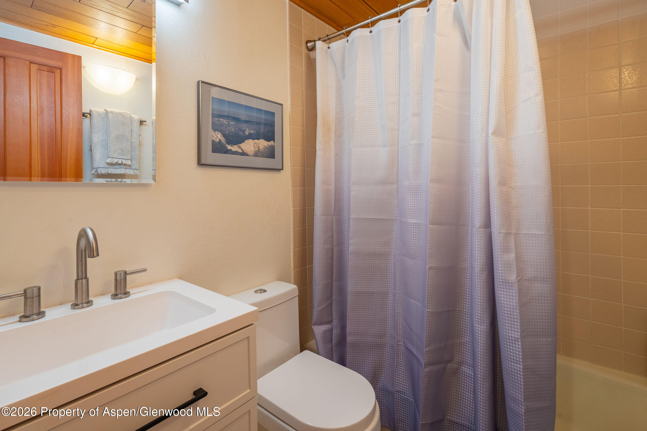 4000 Brush Creek Road 20