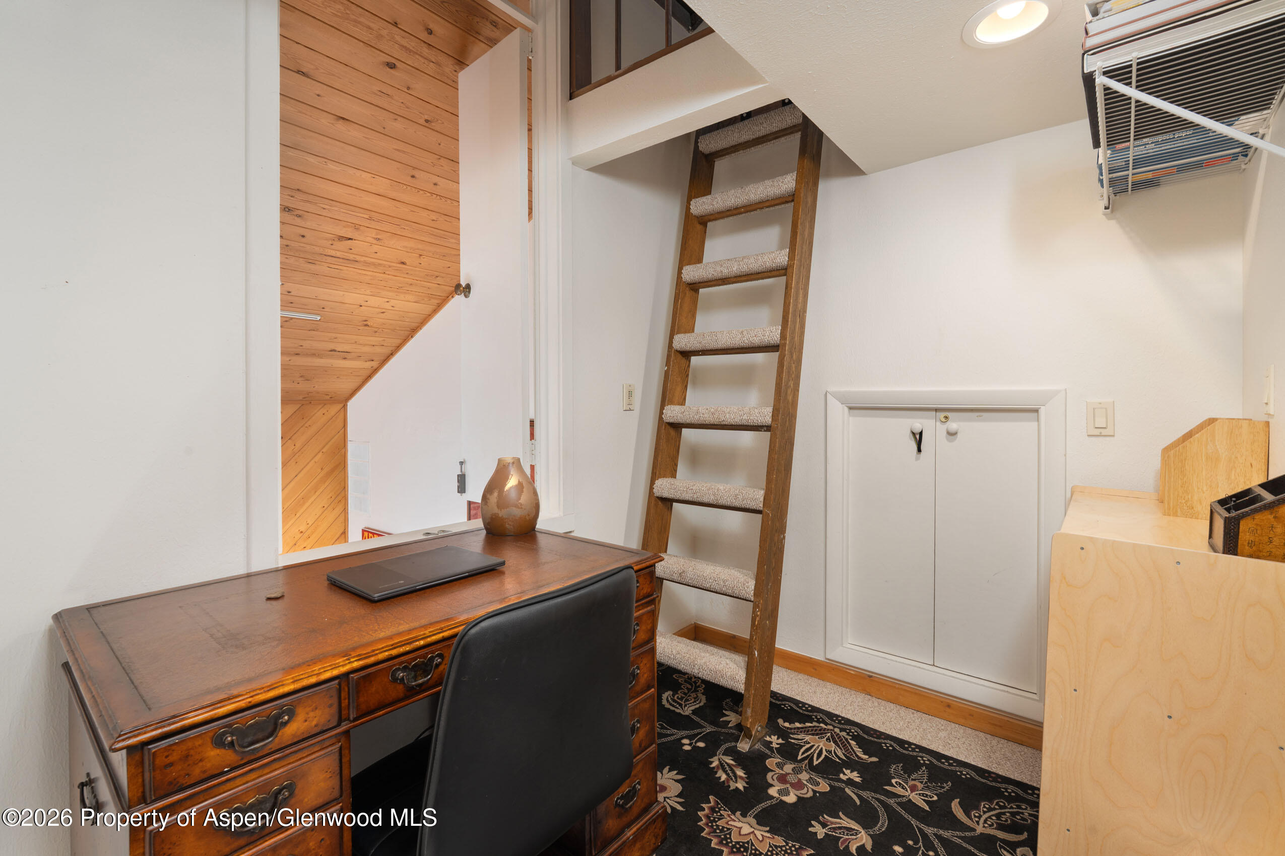 4000 Brush Creek Road 20