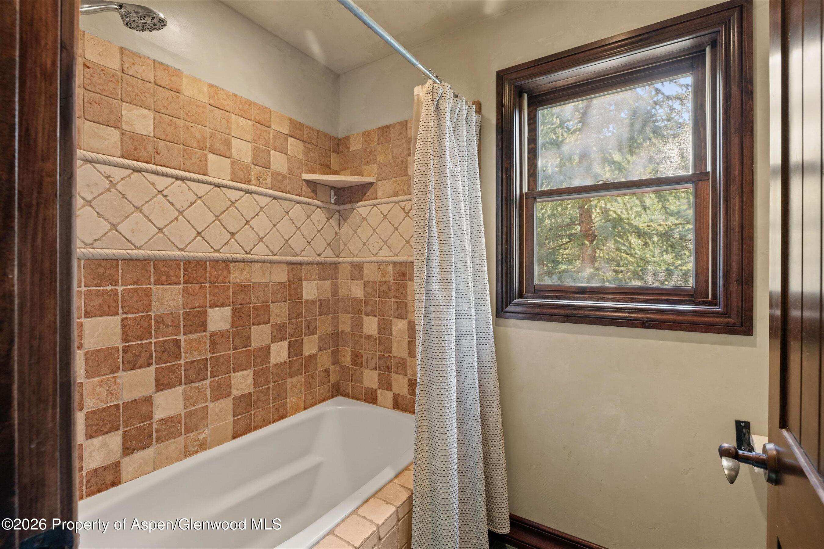 845 Hillcrest Drive