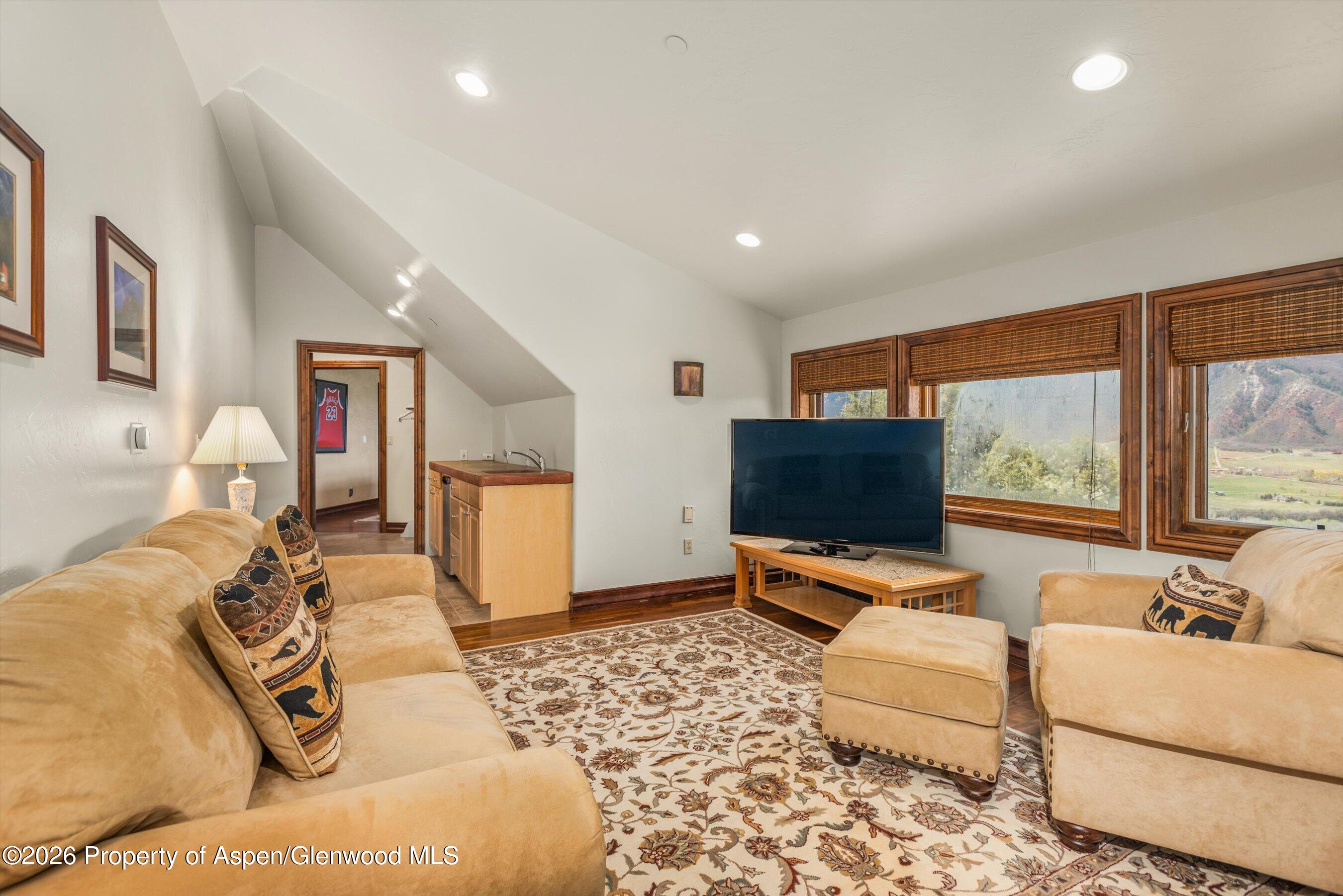 845 Hillcrest Drive