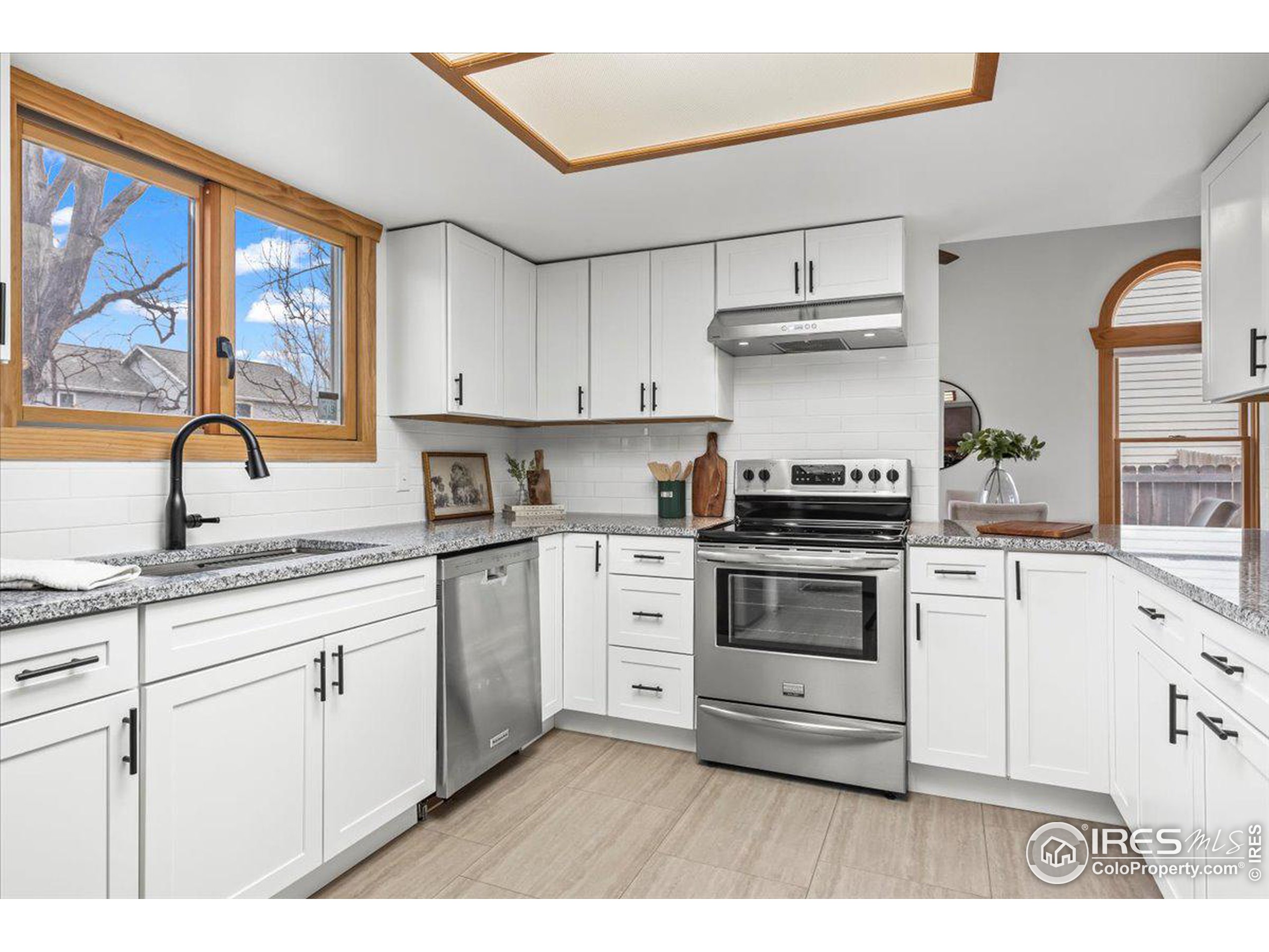 4218 Saddle Notch Dr