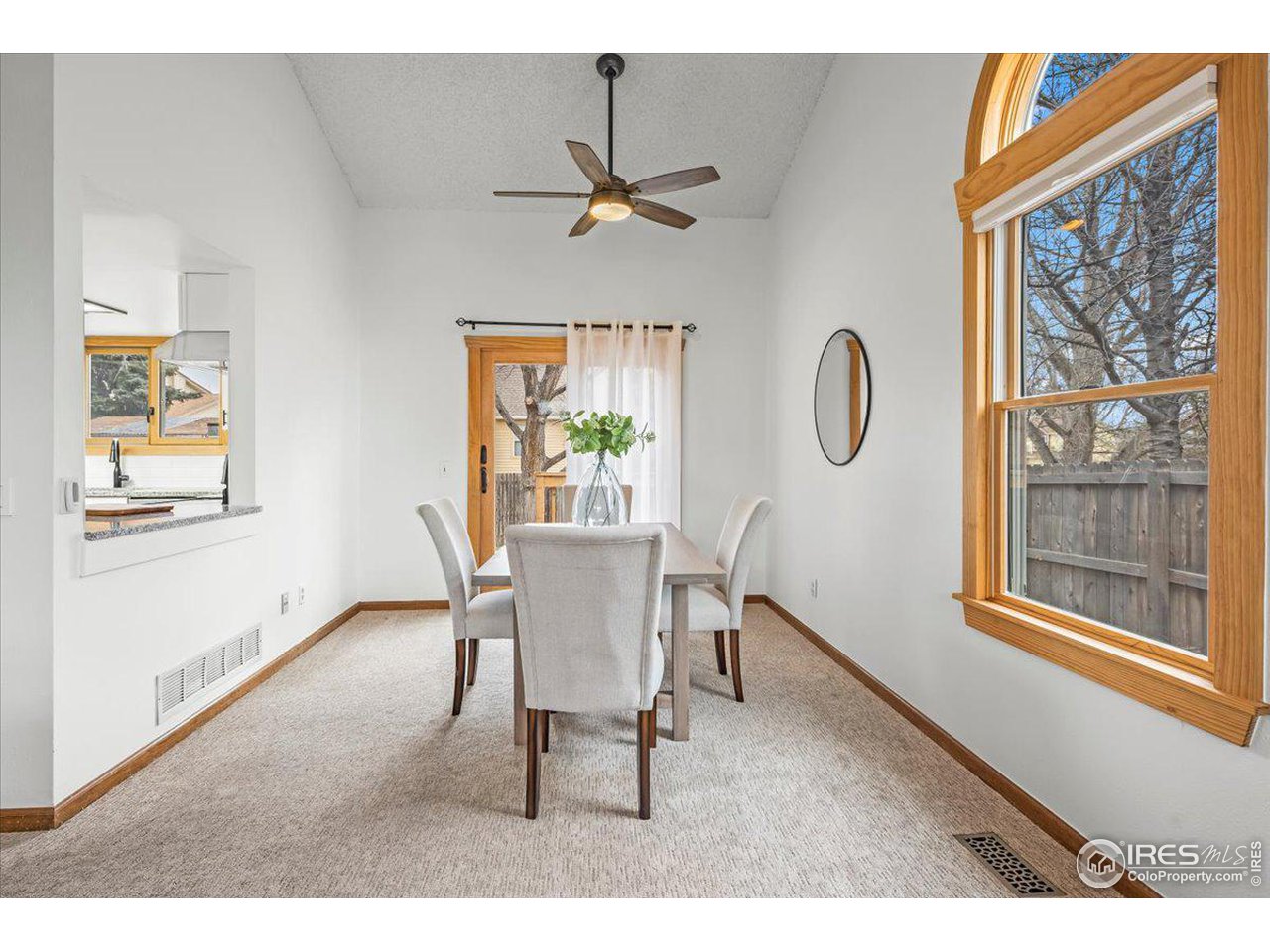 4218 Saddle Notch Dr