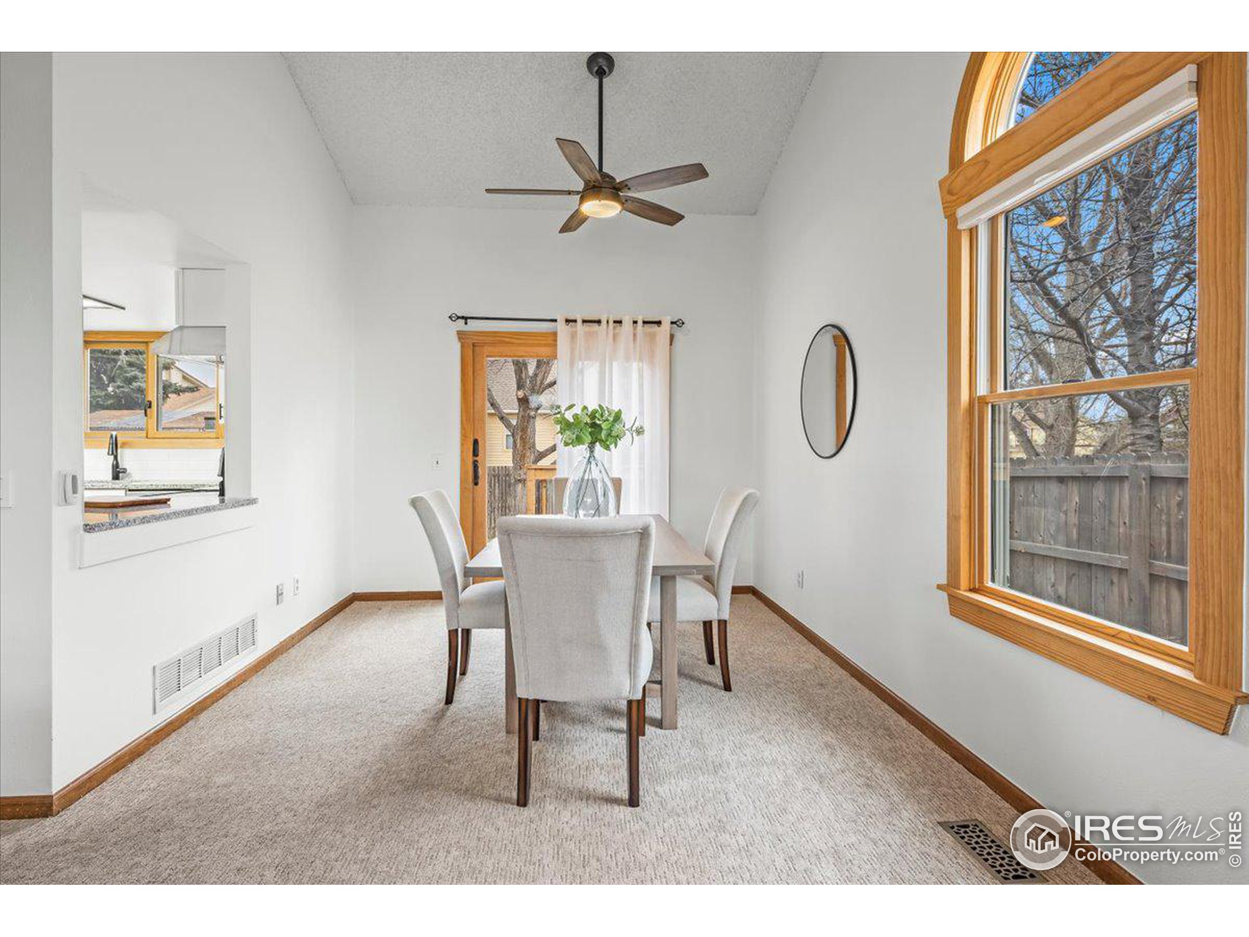 4218 Saddle Notch Dr