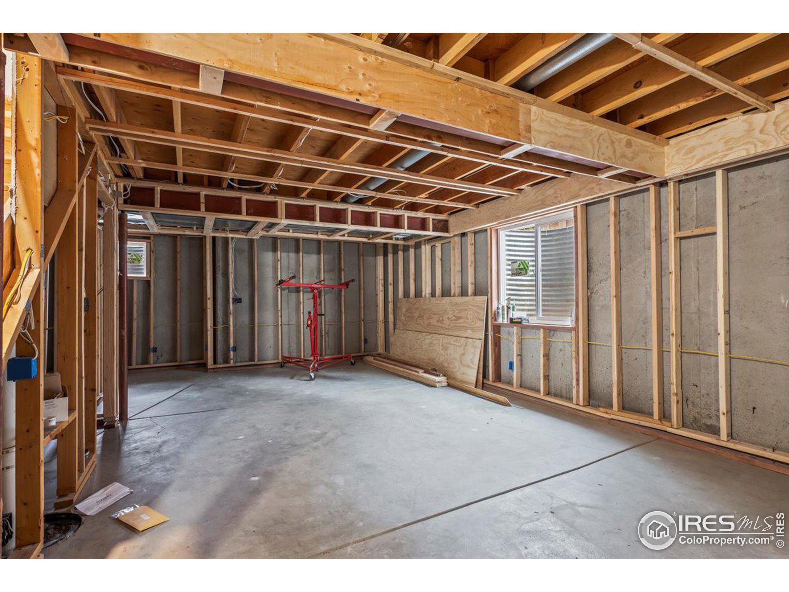 4218 Saddle Notch Dr