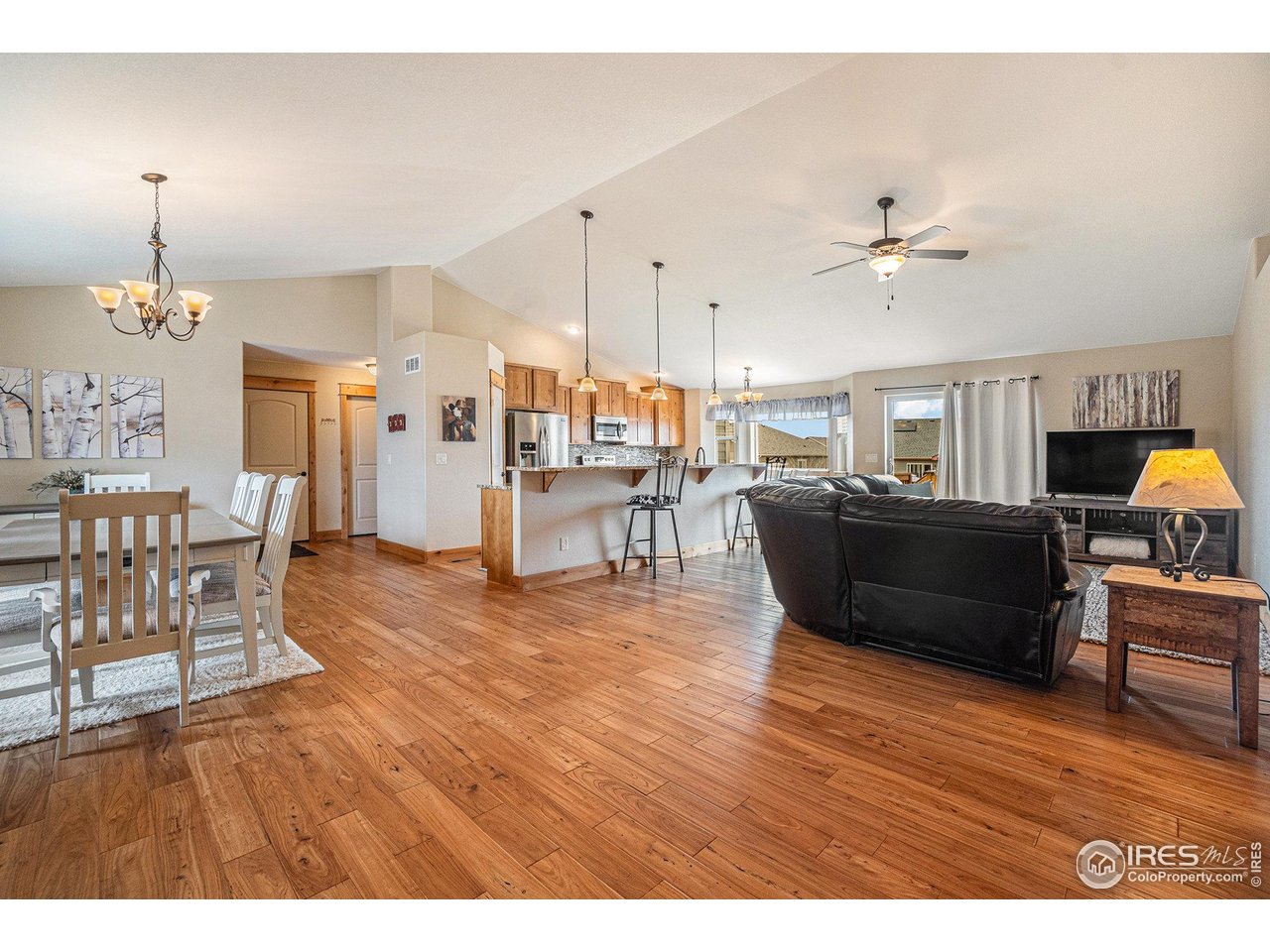 3251 Ballentine Blvd