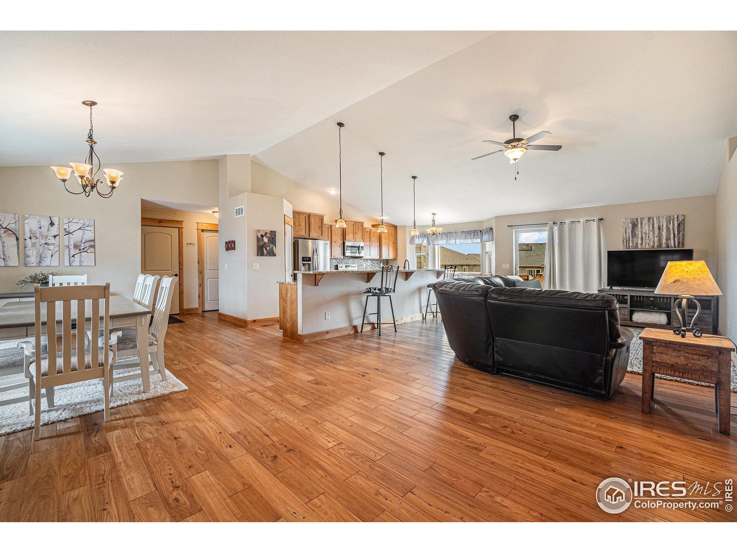 3251 Ballentine Blvd