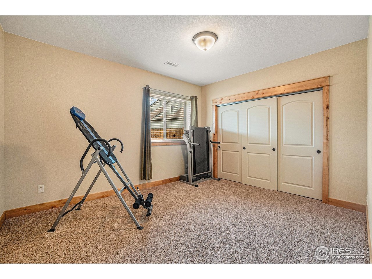 3251 Ballentine Blvd