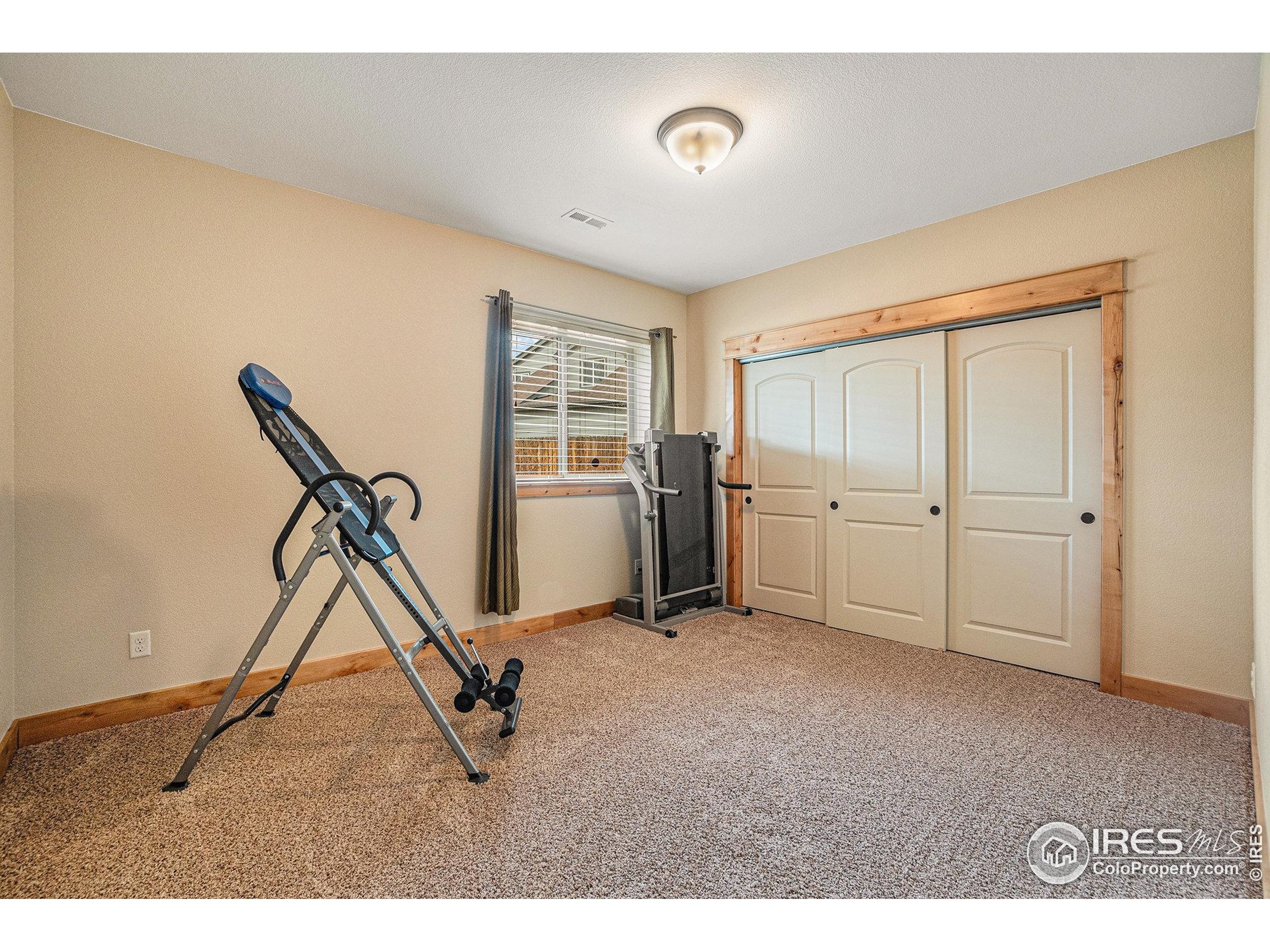 3251 Ballentine Blvd