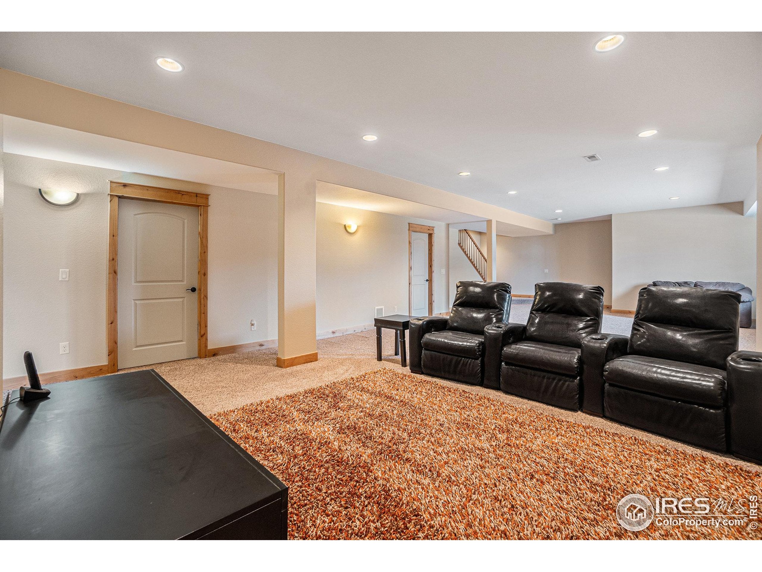 3251 Ballentine Blvd