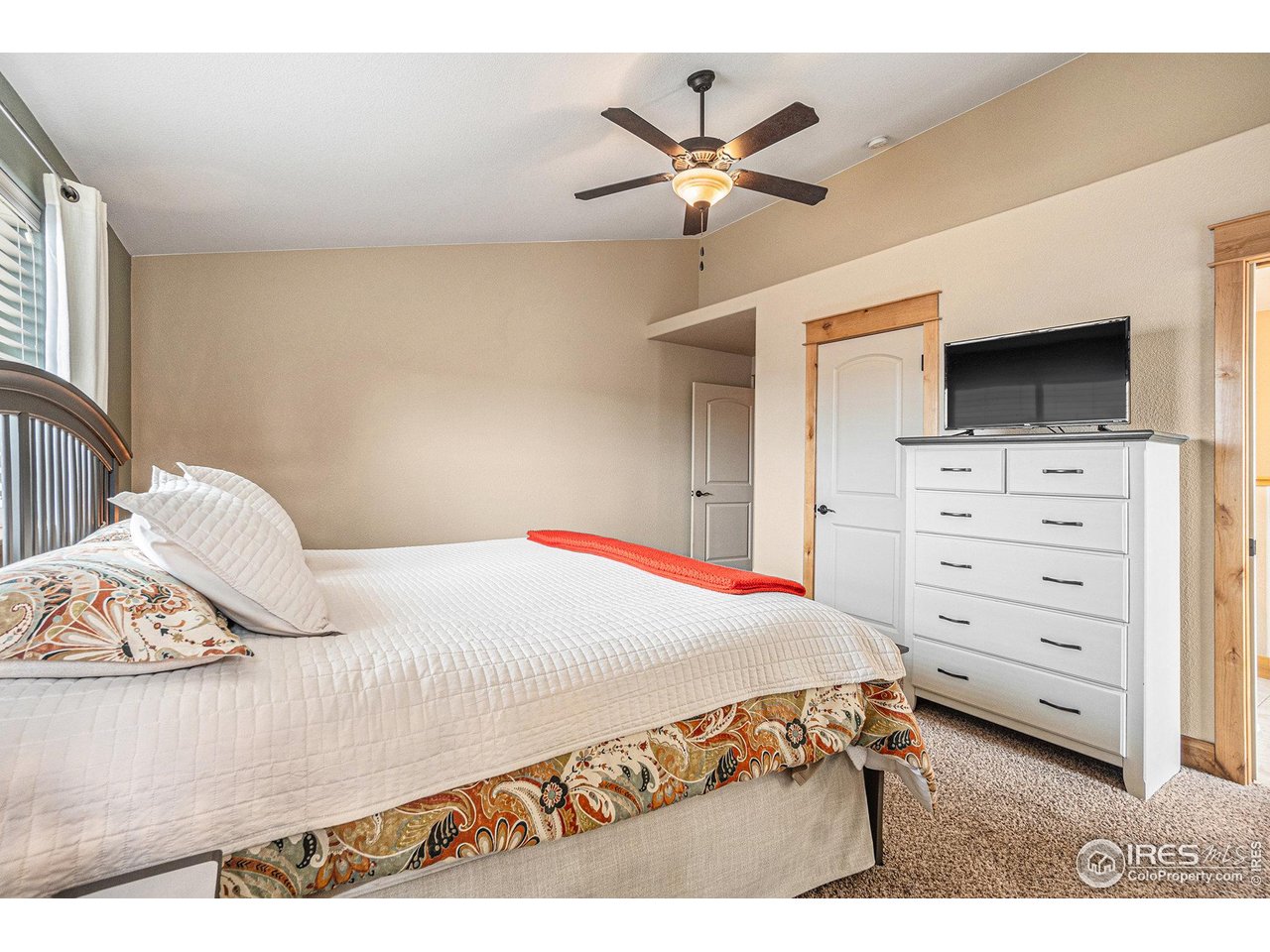 3251 Ballentine Blvd