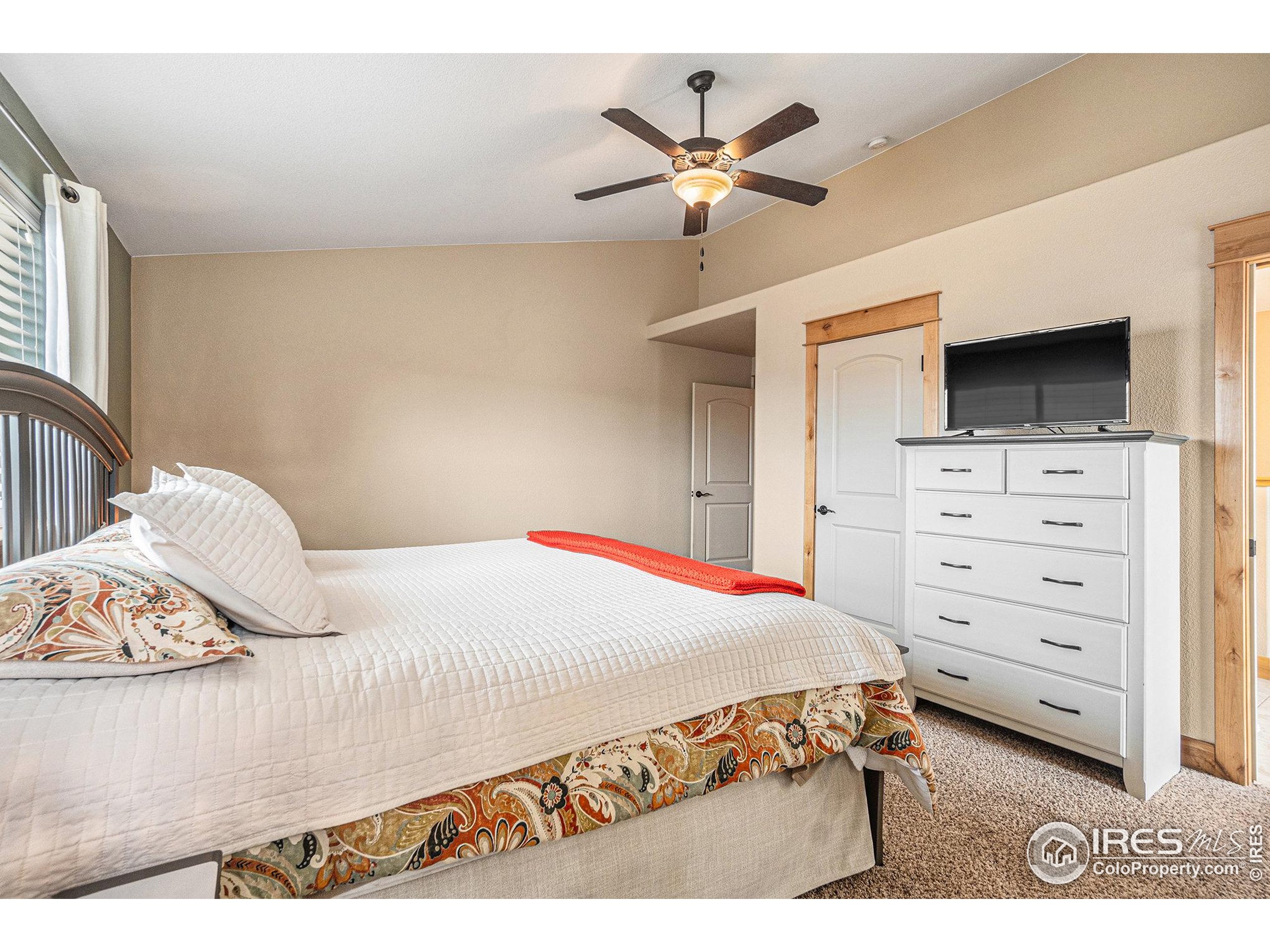 3251 Ballentine Blvd