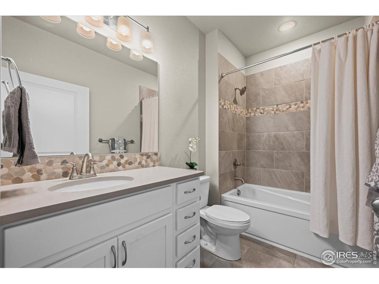 4622 Hahns Peak Dr 13-101