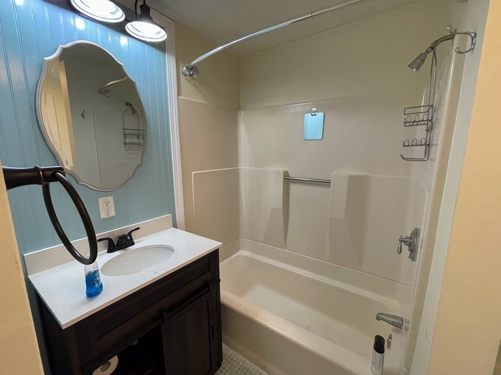 13 Maylfower St # 1