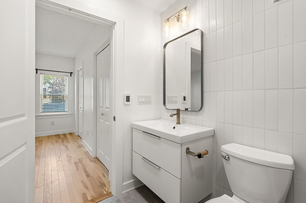 6 Dearborn St # 1