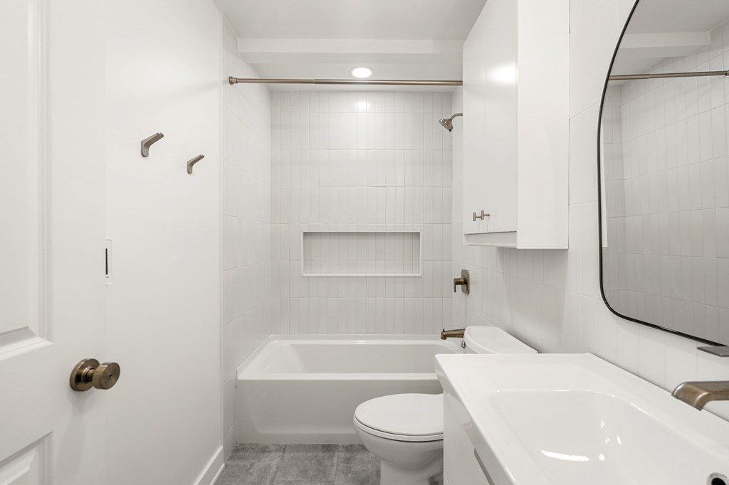 6 Dearborn St # 1