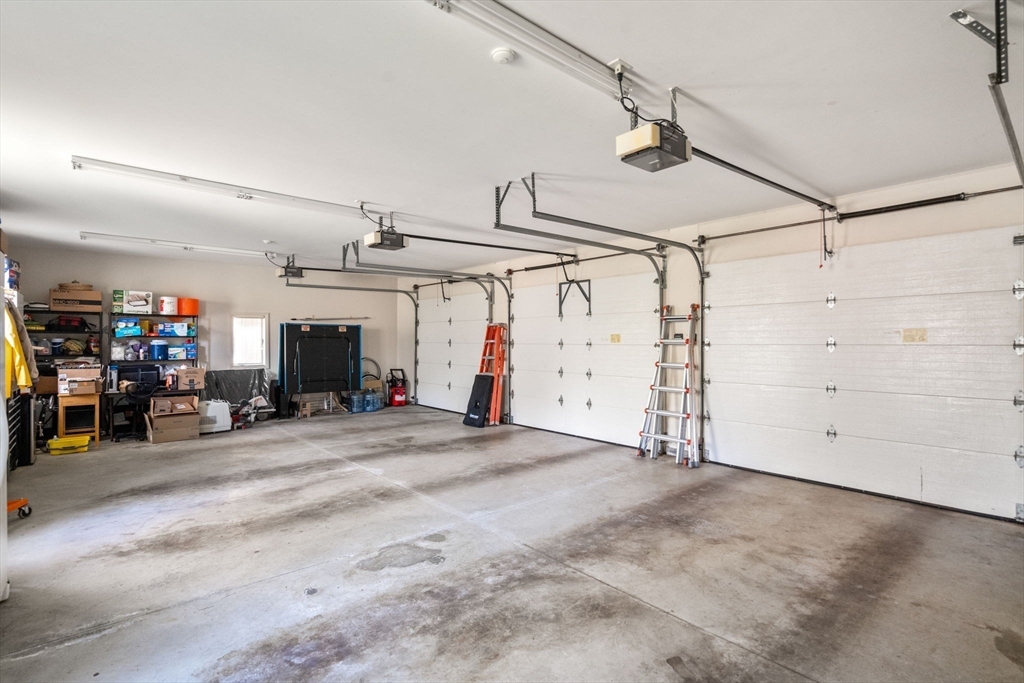 16 Wadsworth Ln
