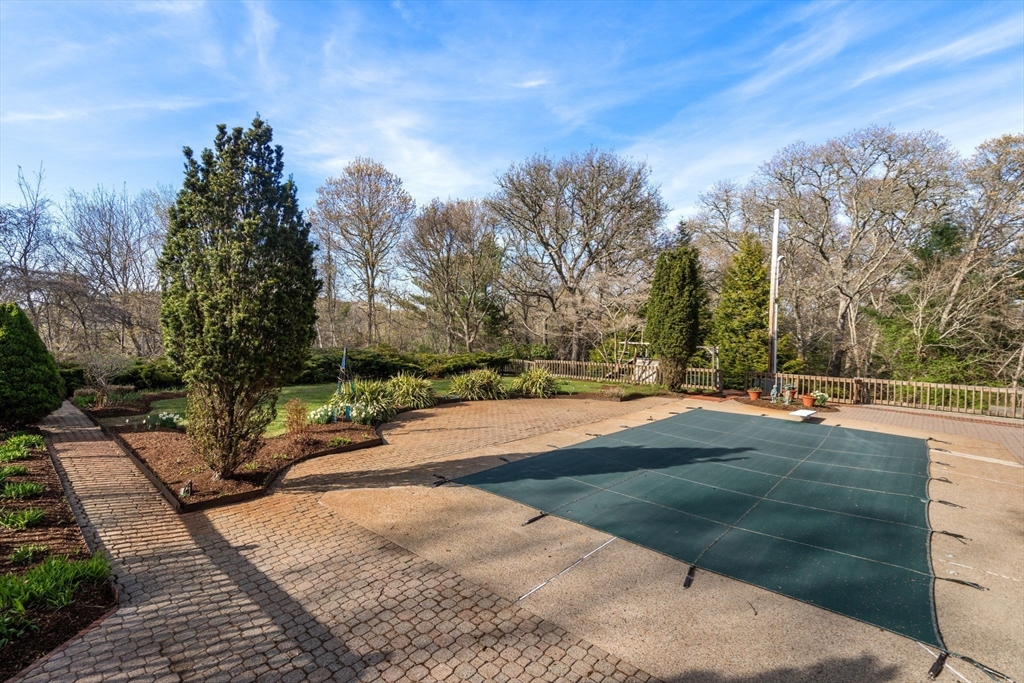 16 Wadsworth Ln