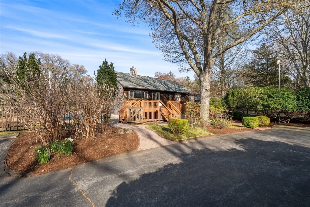 16 Wadsworth Ln