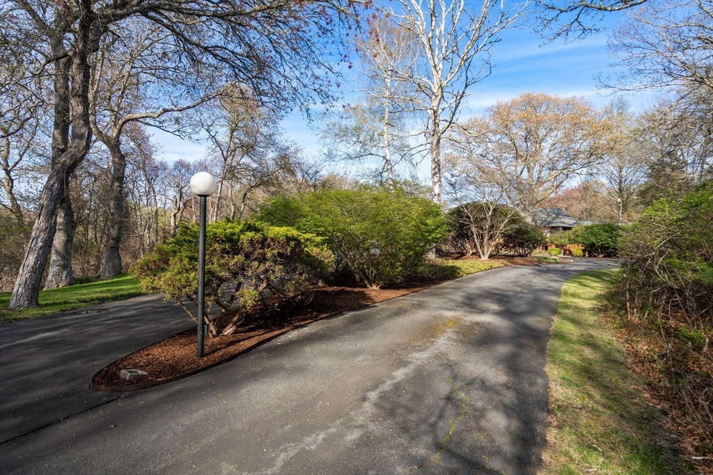 16 Wadsworth Ln