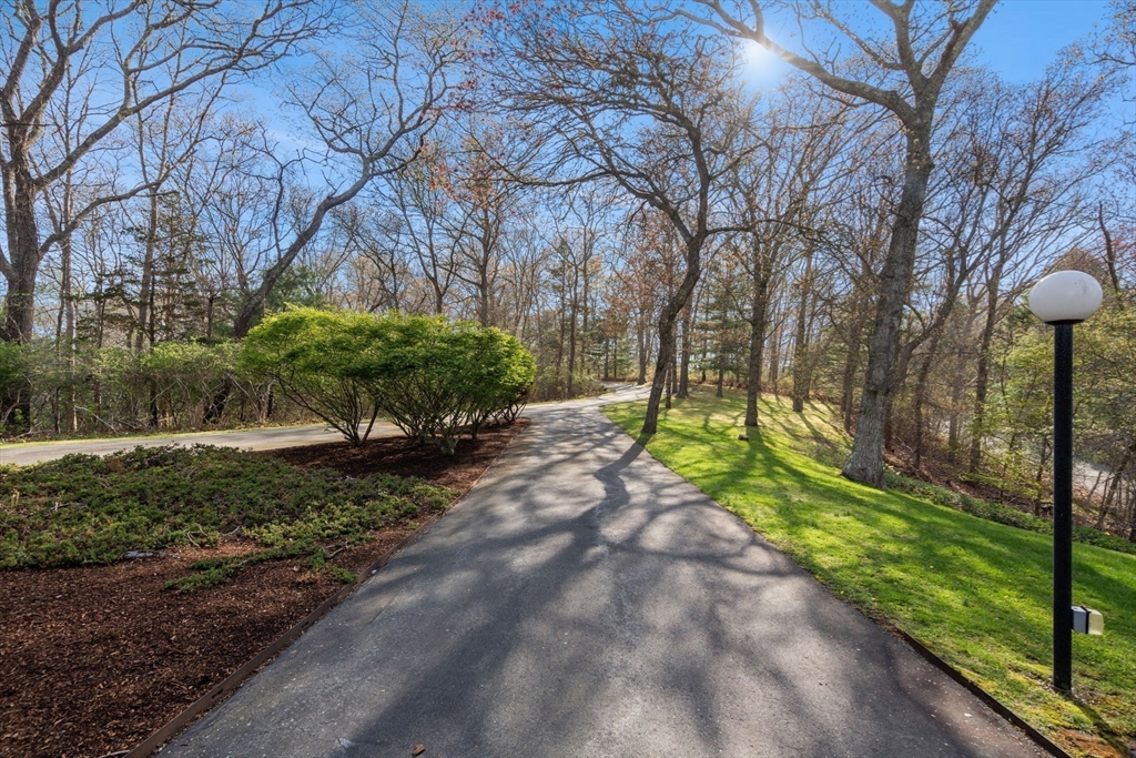 16 Wadsworth Ln