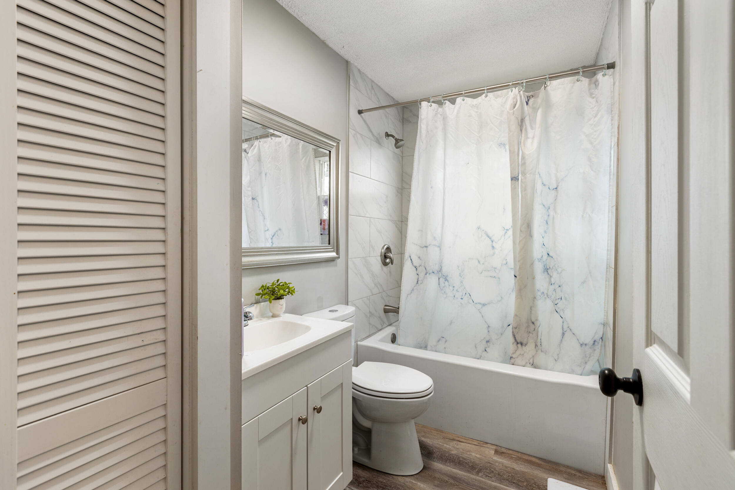 1579-1581 Burns Avenue