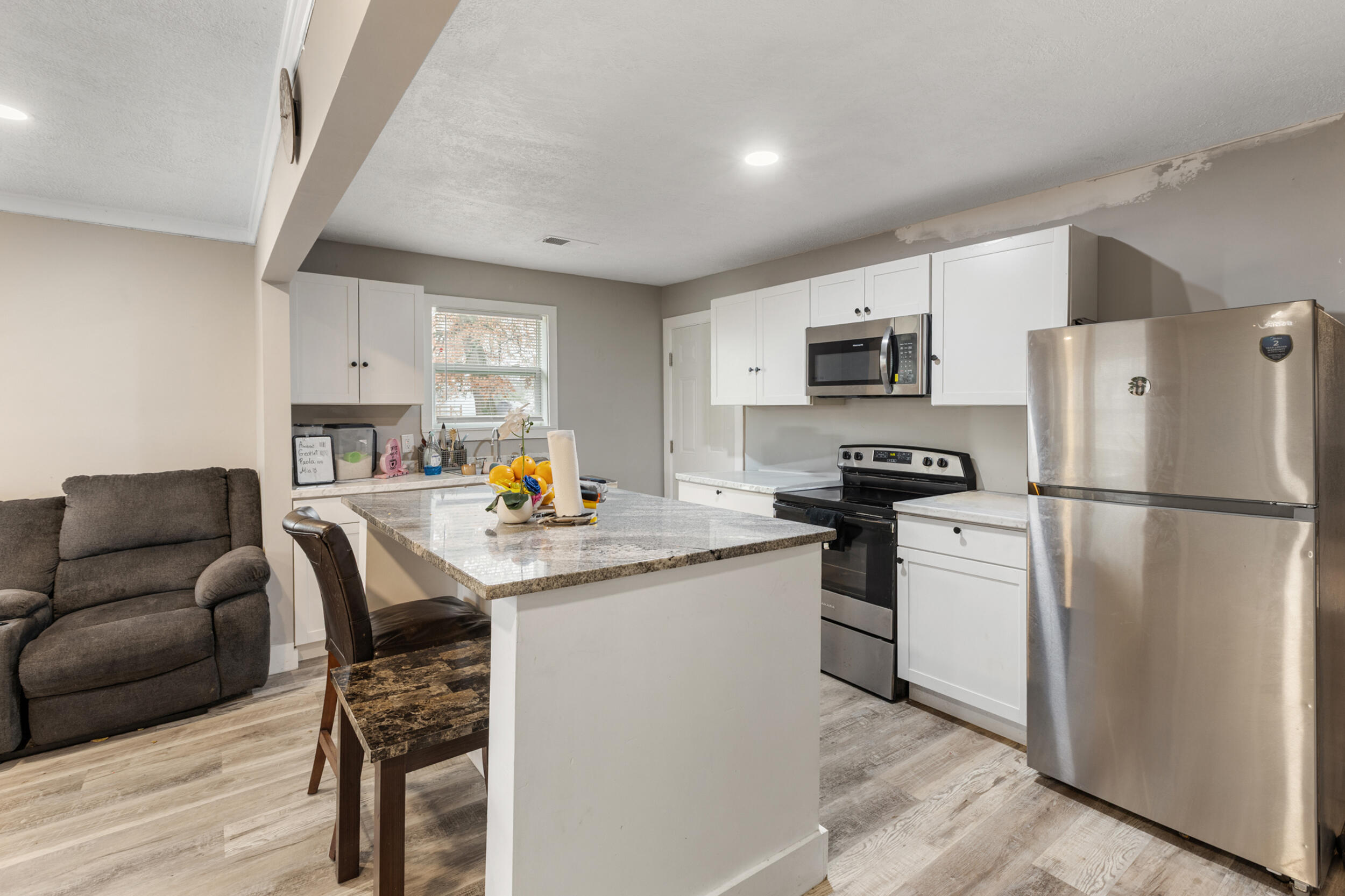 1579-1581 Burns Avenue