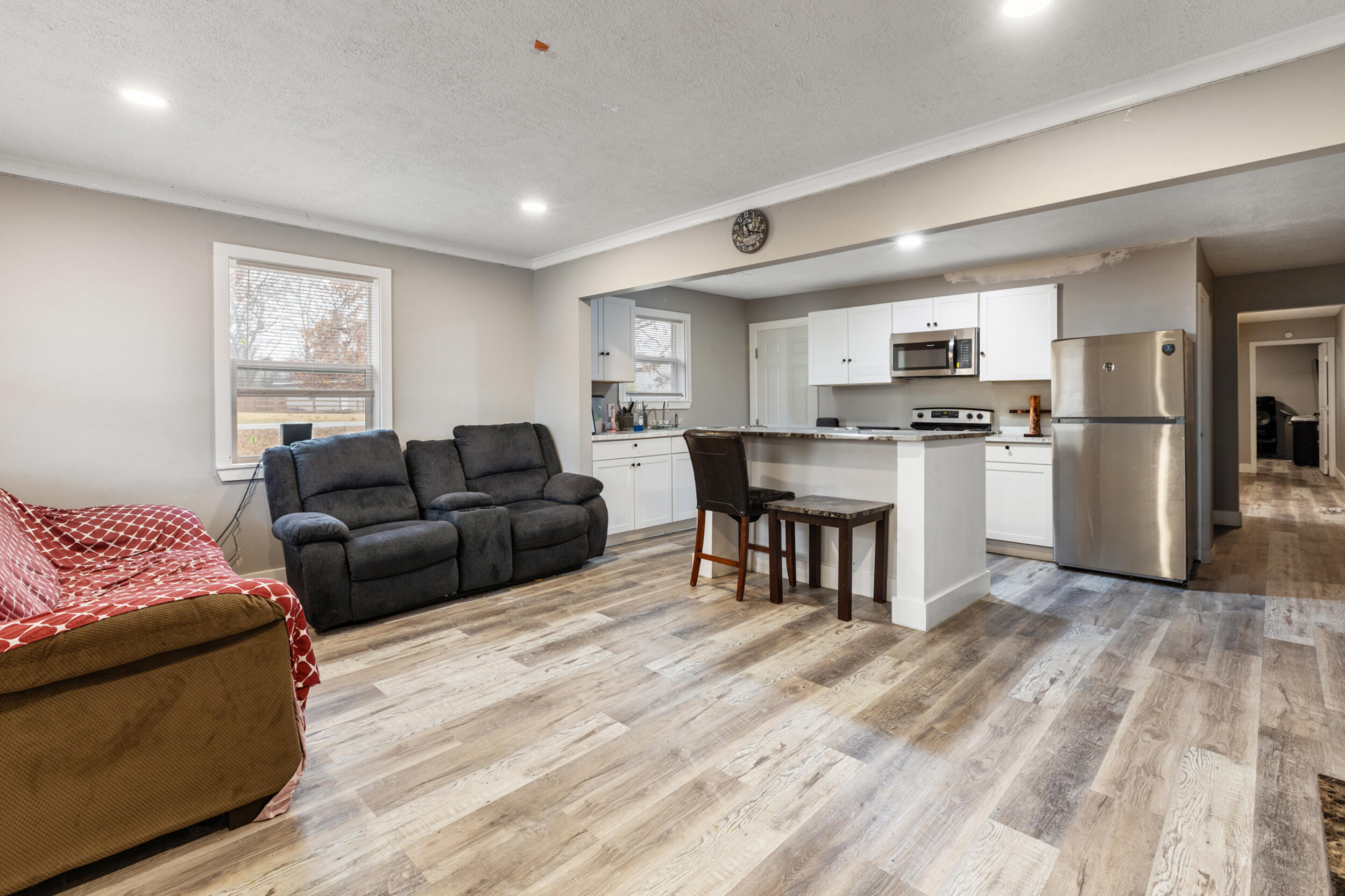 1579-1581 Burns Avenue