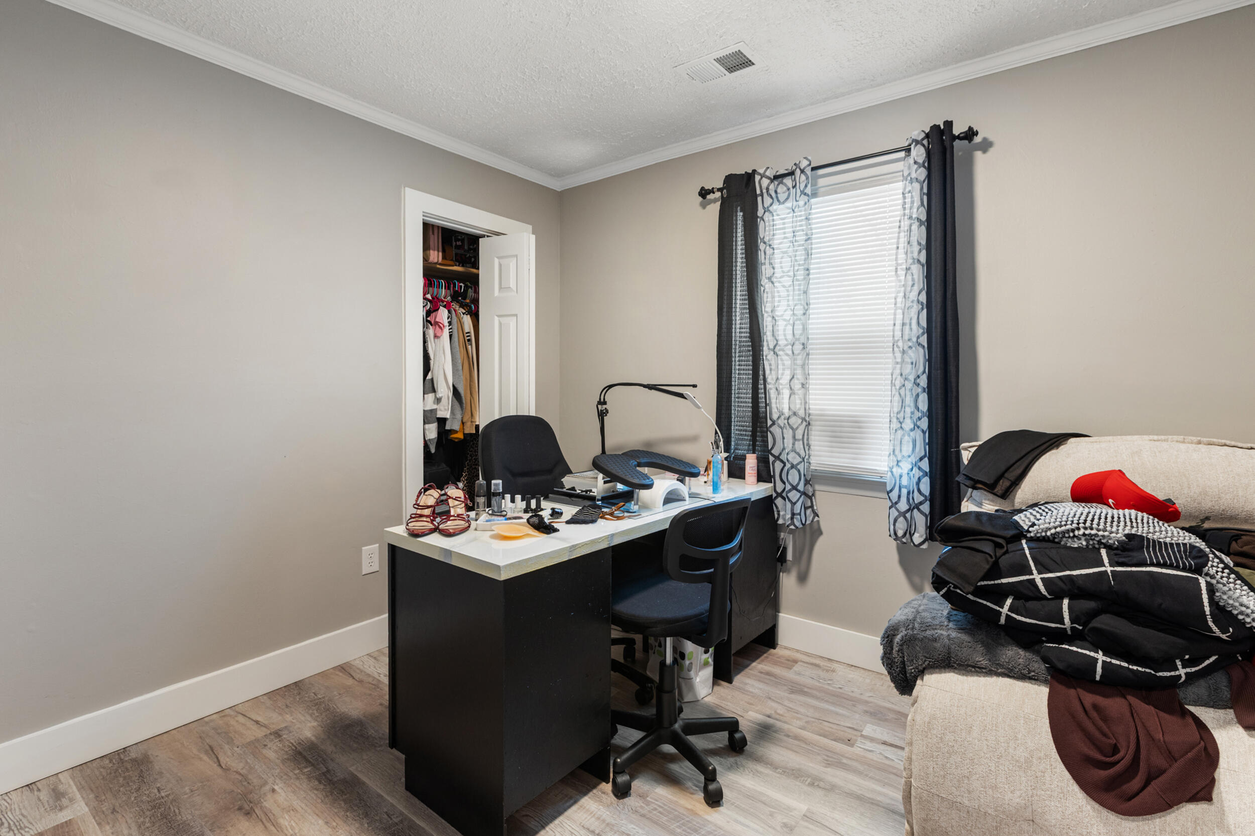 1579-1581 Burns Avenue