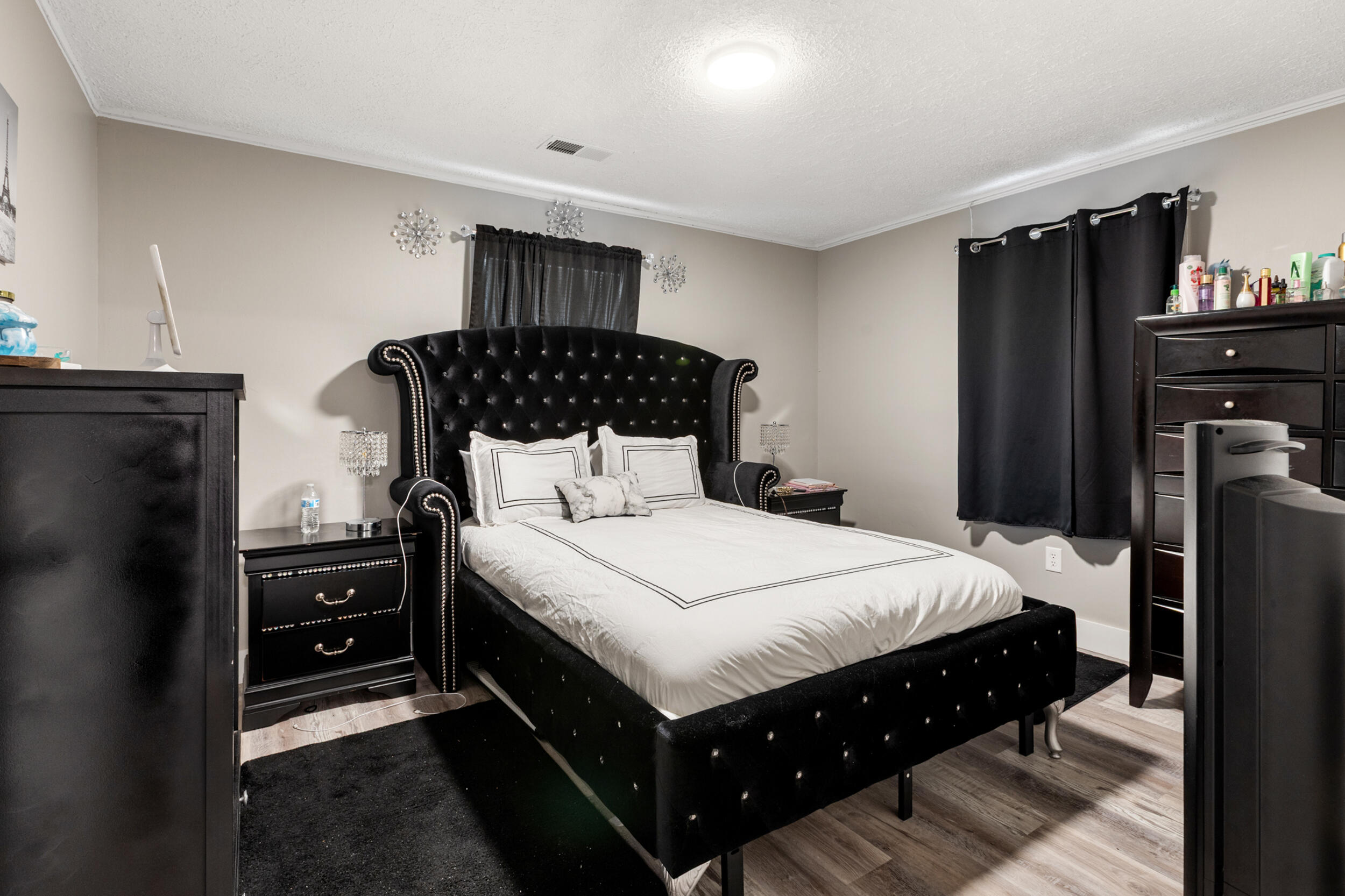 1579-1581 Burns Avenue