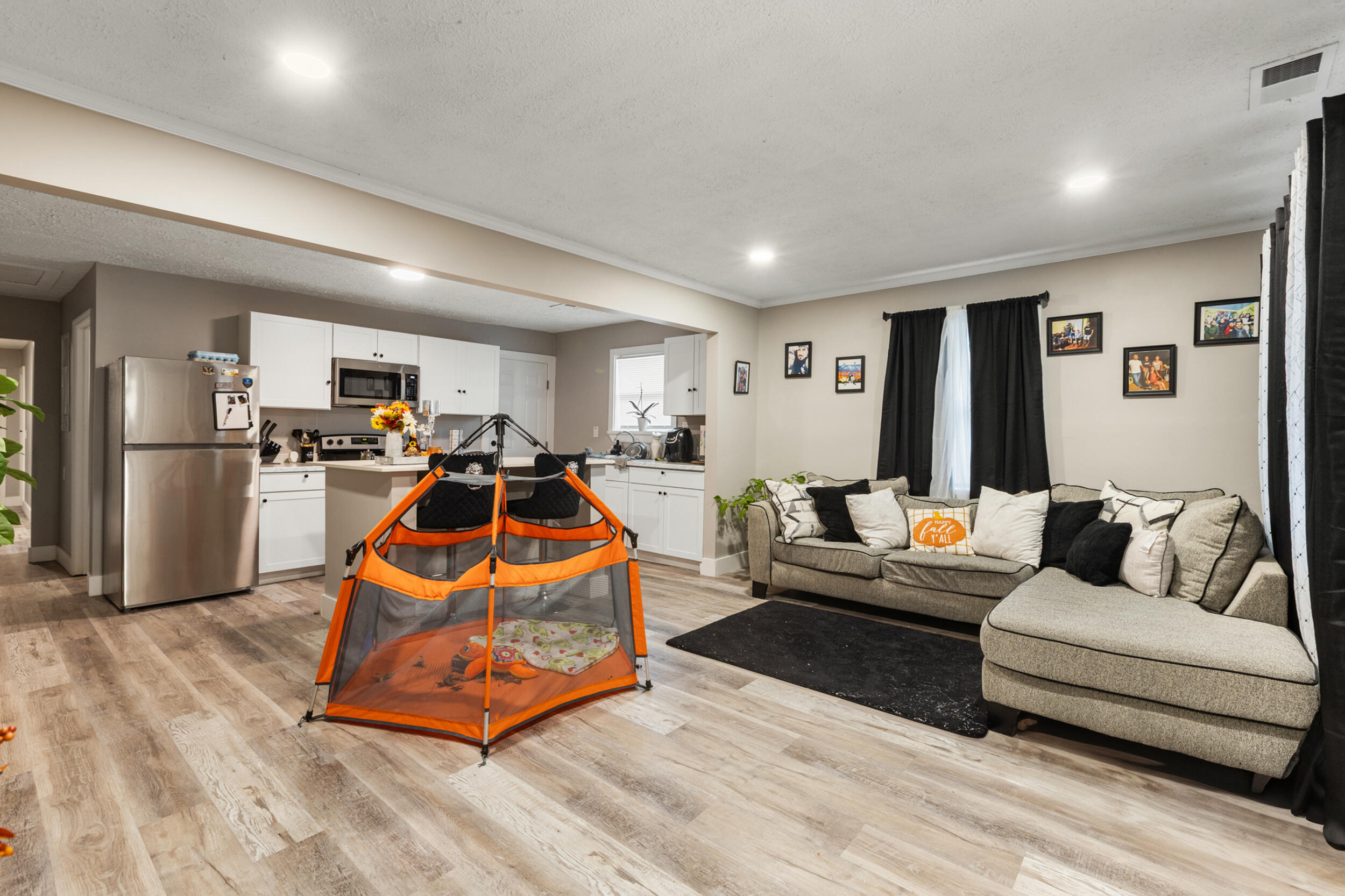 1579-1581 Burns Avenue