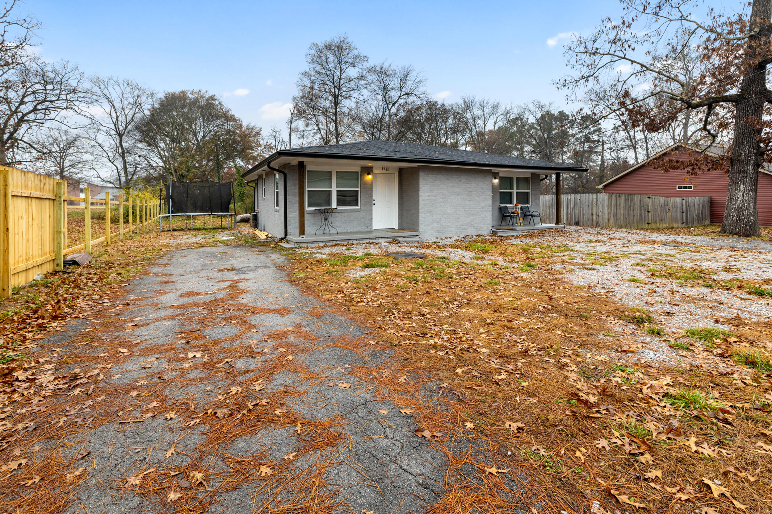 1579-1581 Burns Avenue